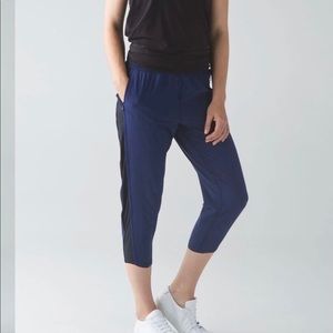 Lululemon joggers size 6